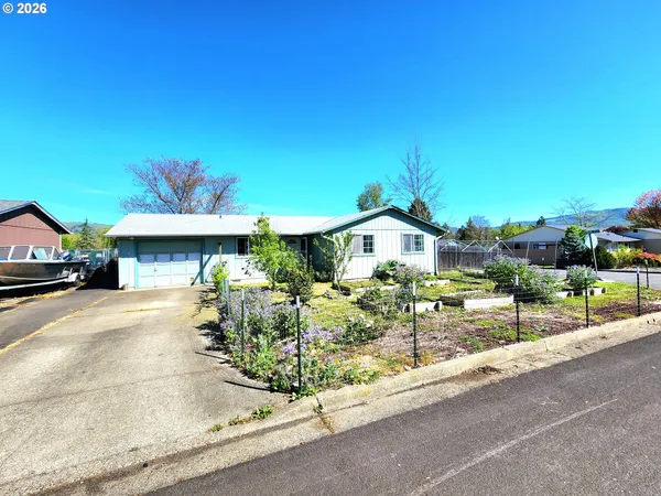 $308,500 | 274 Georginna Drive, Roseburg, OR 97471