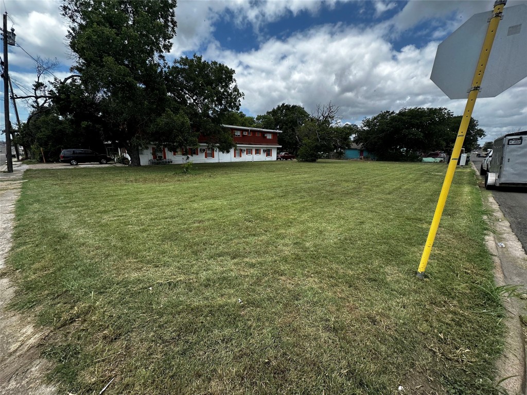 1707 North 8th Street Killeen, TX 76541 - Photo 4 of 5 a view of a park