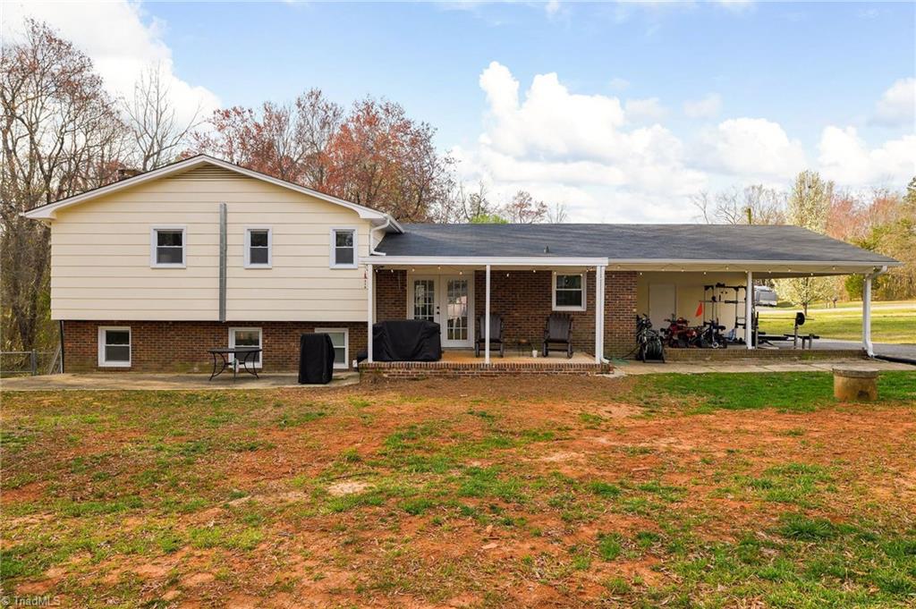 5812 Checker Road High Point, NC 27263 - Photo 5 of 34 Gallery Image 5
