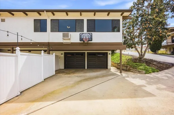 $989,000 | 258 Vista Grande Glen, Escondido, CA 92025