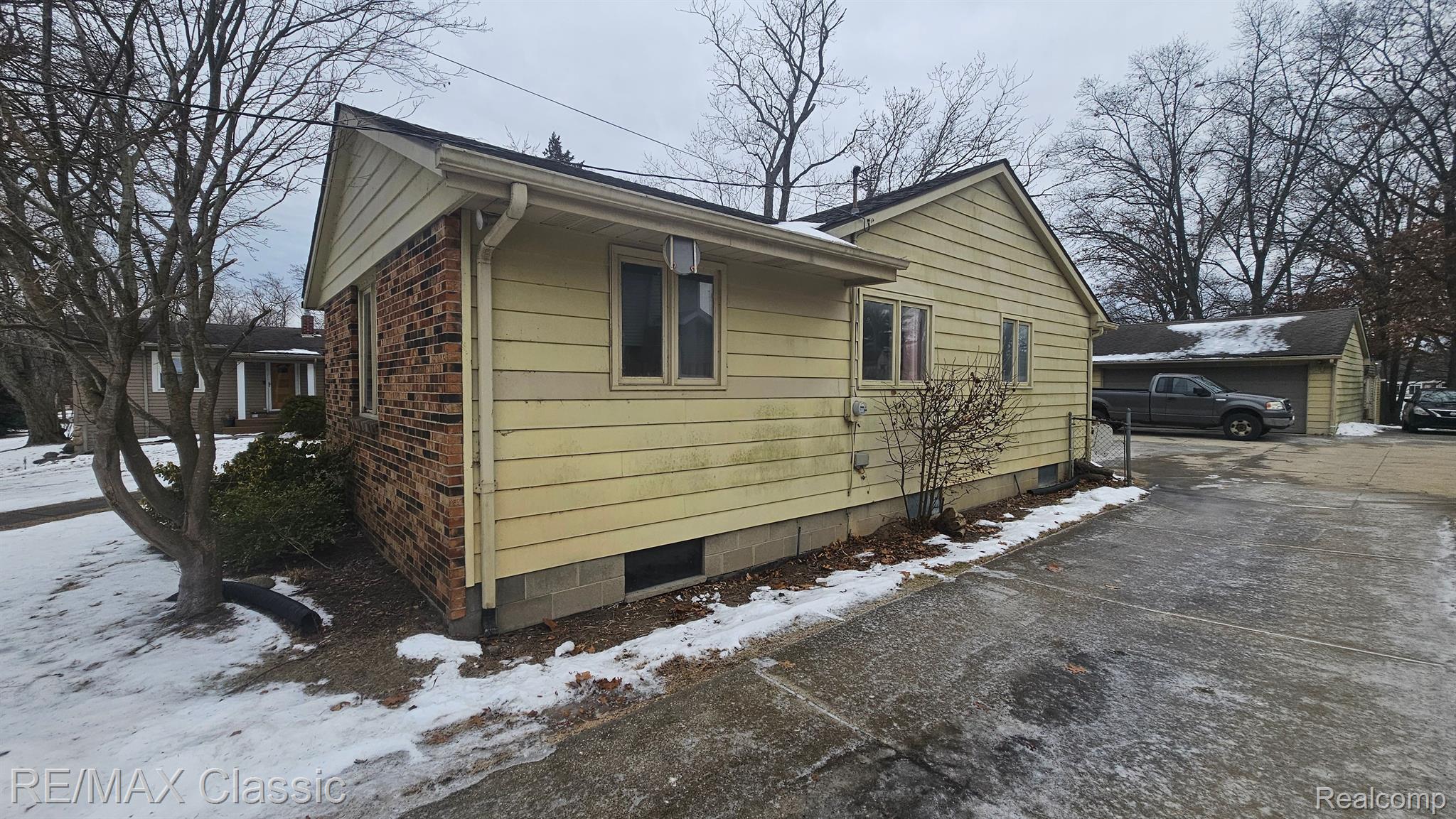 6045 Carroll Lk Road Commerce Township, MI 48382 - Photo 24 of 27 Gallery Image 24