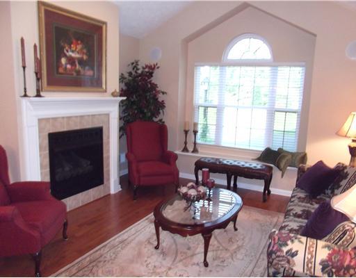 104 Rana Lane Gibsonia, PA 15044 - Photo 2 of 18 Living Room.