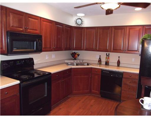 104 Rana Lane Gibsonia, PA 15044 - Photo 5 of 18 Kitchen.
