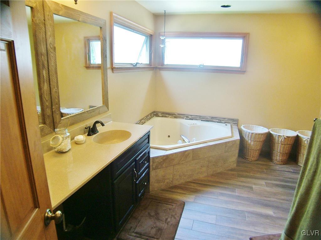 6697 Ridge Road Zionsville, PA 18092 - Photo 9 of 20 Gallery Image 9