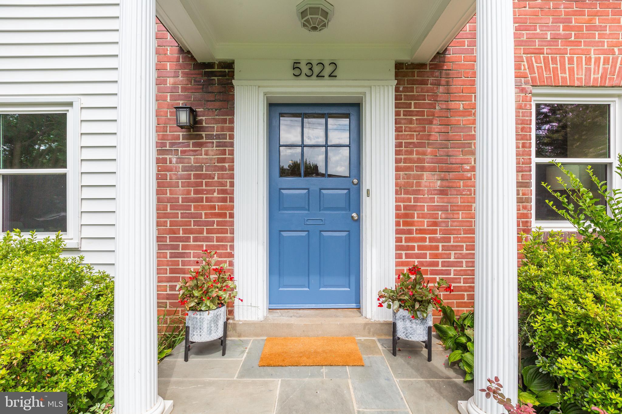 Welcome home to 5322 Wakefield.