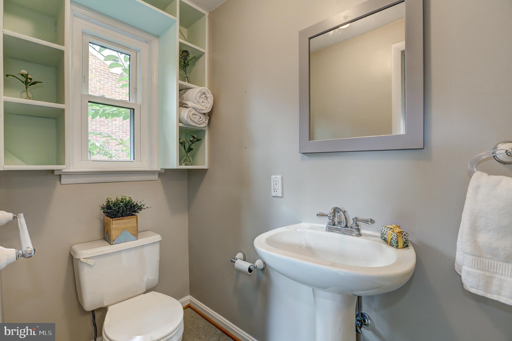 5322 Wakefield Road Bethesda, MD 20816 - Photo 17 of 39 First floor full bath.