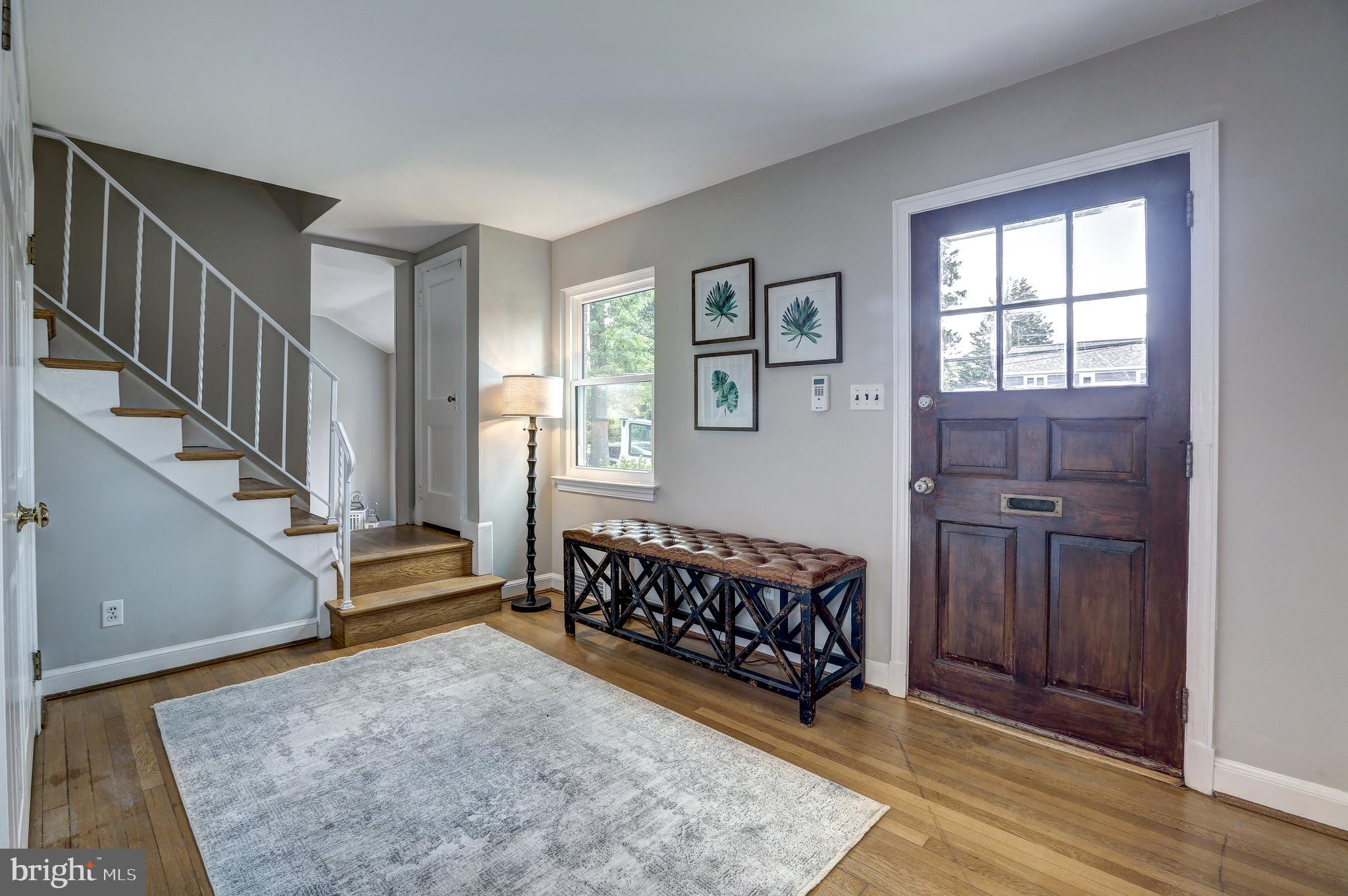 5322 Wakefield Road Bethesda, MD 20816 - Photo 3 of 39 Foyer.
