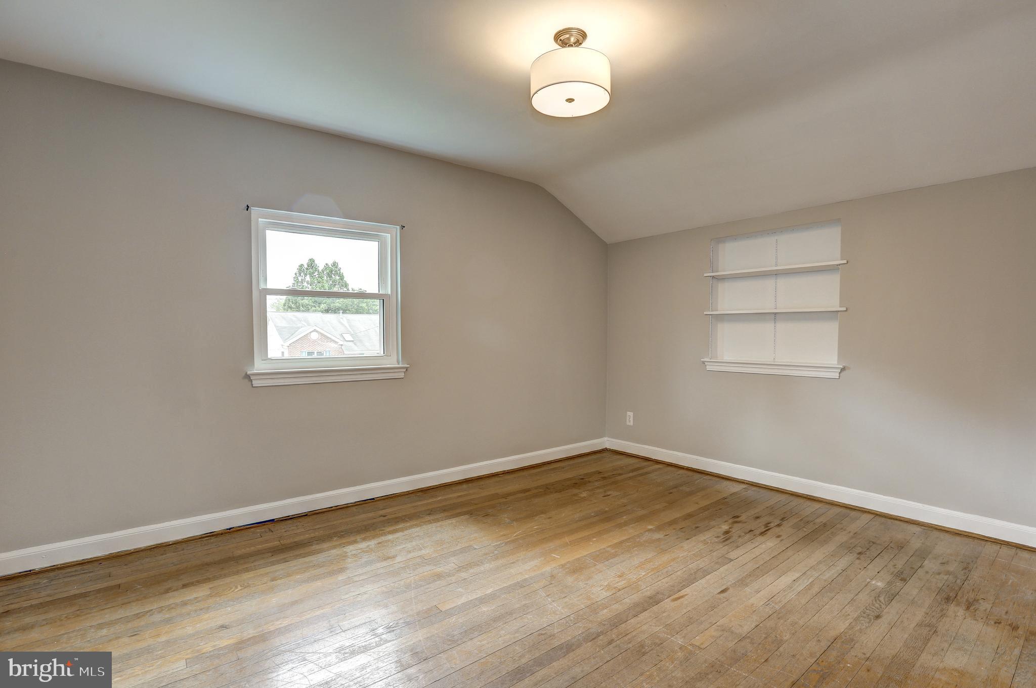 5322 Wakefield Road Bethesda, MD 20816 - Photo 22 of 39 Third bedroom.