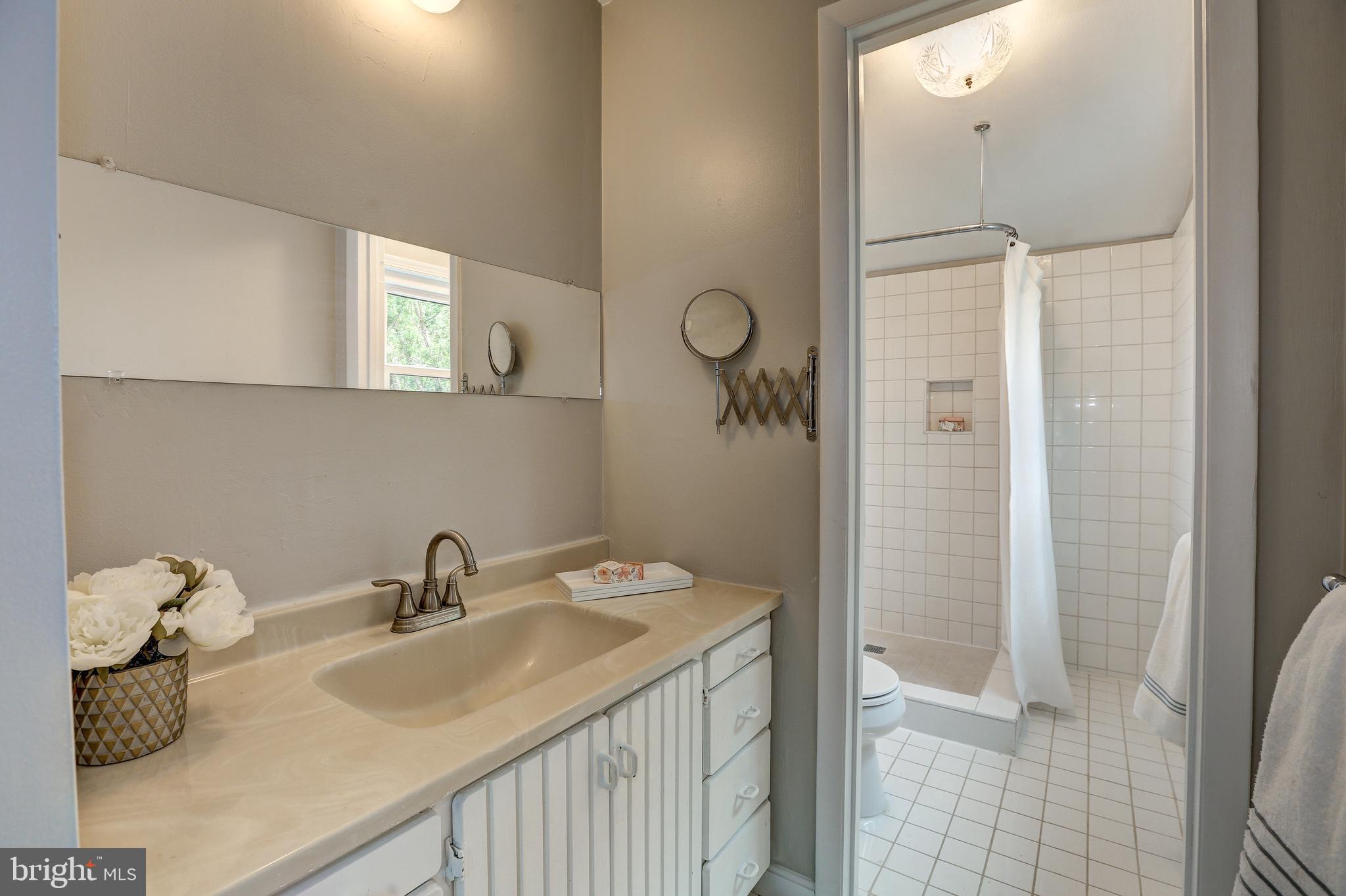 5322 Wakefield Road Bethesda, MD 20816 - Photo 29 of 39 Master en-suite bathroom.