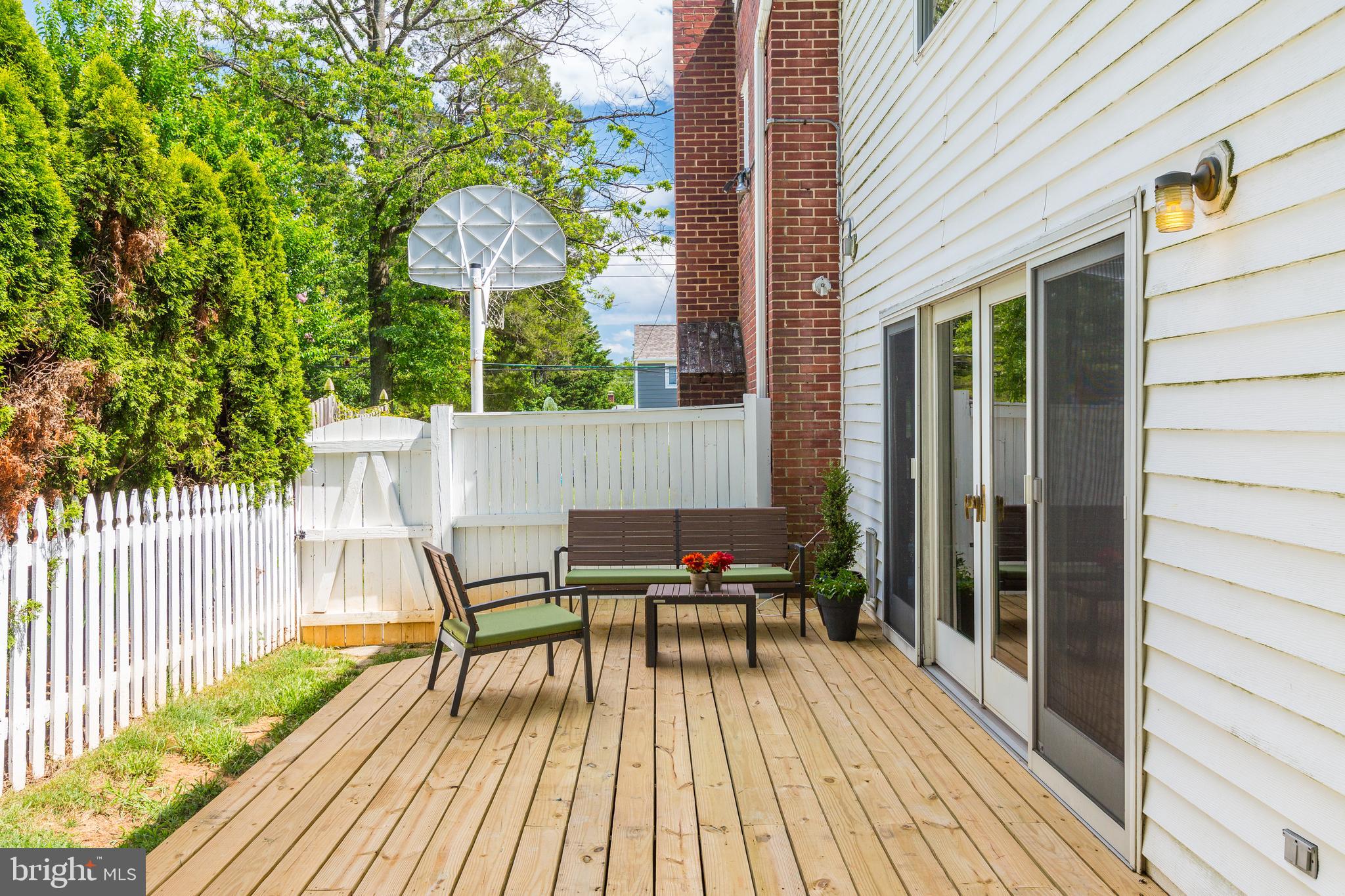 5322 Wakefield Road Bethesda, MD 20816 - Photo 33 of 39 For dining al fresco!