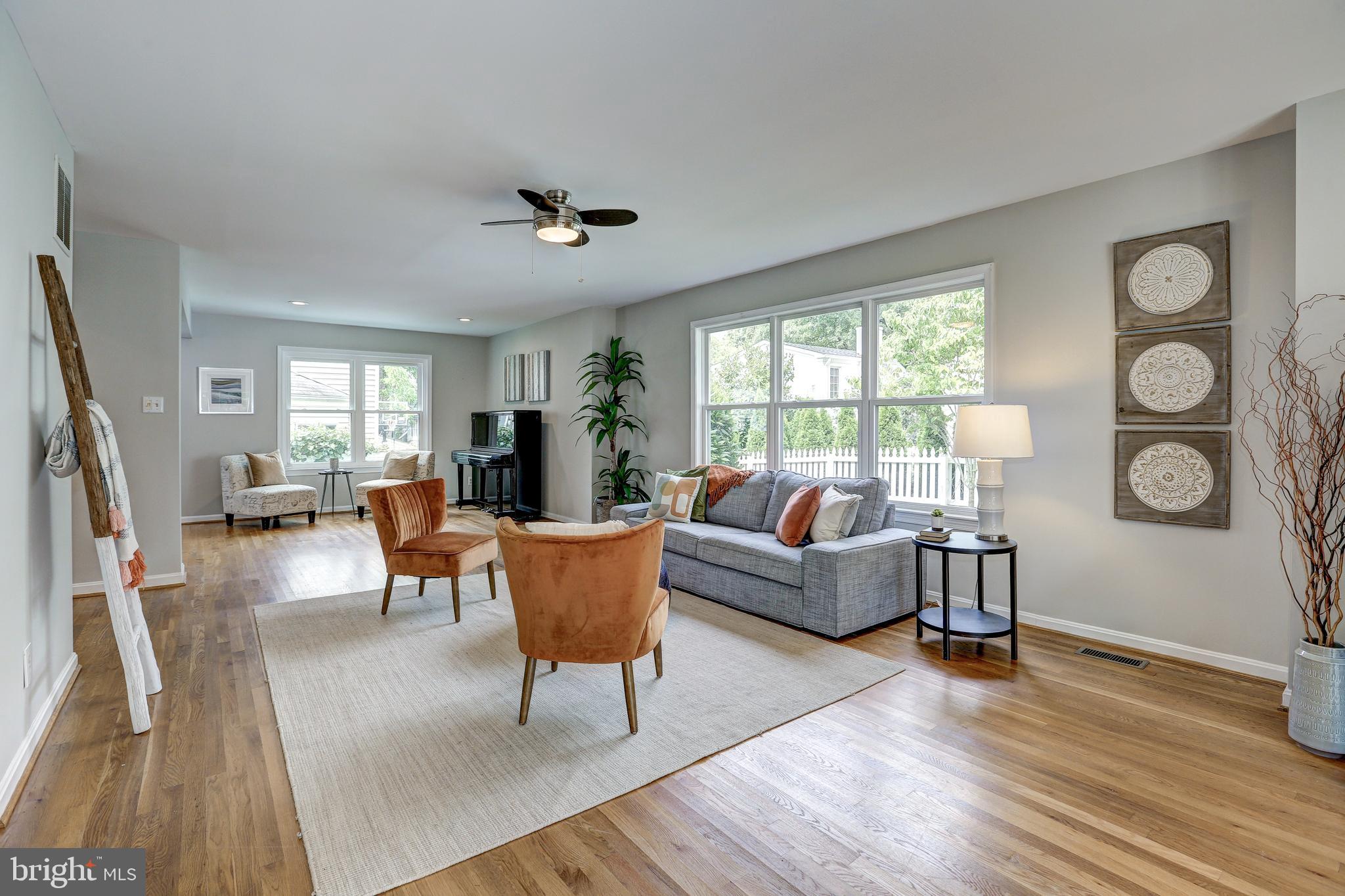 5322 Wakefield Road Bethesda, MD 20816 - Photo 9 of 39 Great room.