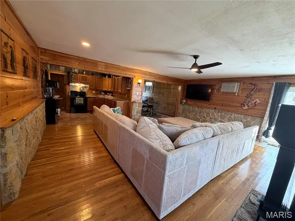 $2,550 | 3 Leona Lane, Eureka, MO 63025