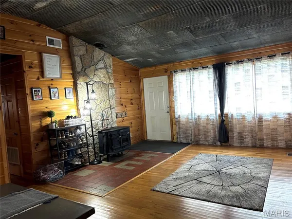 $2,550 | 3 Leona Lane, Eureka, MO 63025