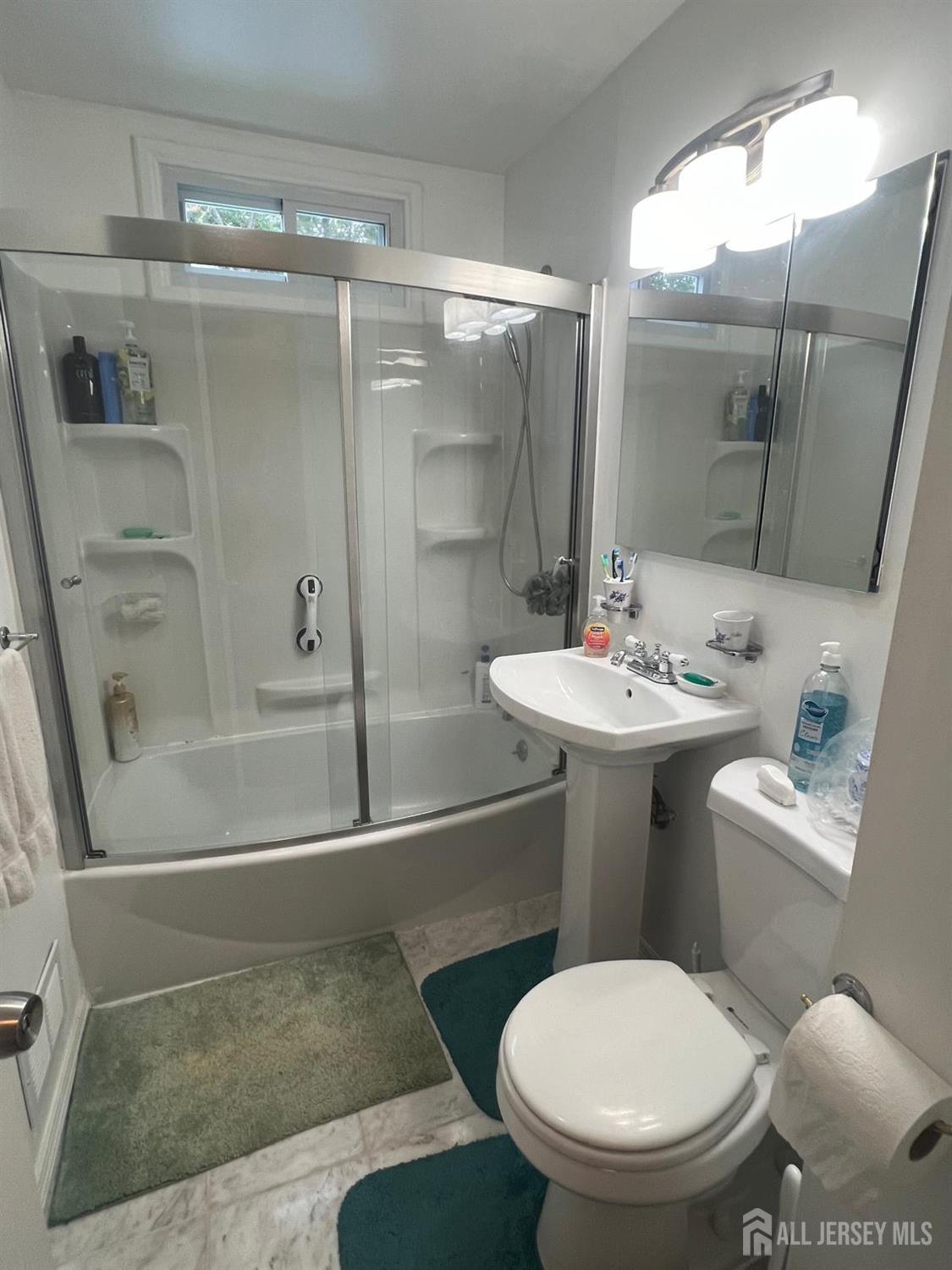 44 Tunison Road New Brunswick, NJ 08901 - Photo 13 of 32 Gallery Image 13