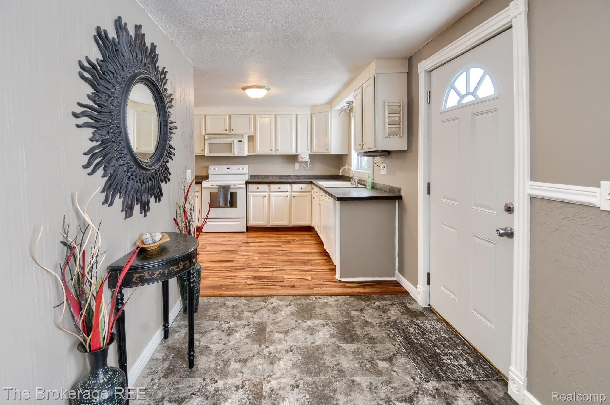 9127 Wilson Road Montrose, MI 48457 - Photo 27 of 38 SD3_7812-HDR(5).jpg