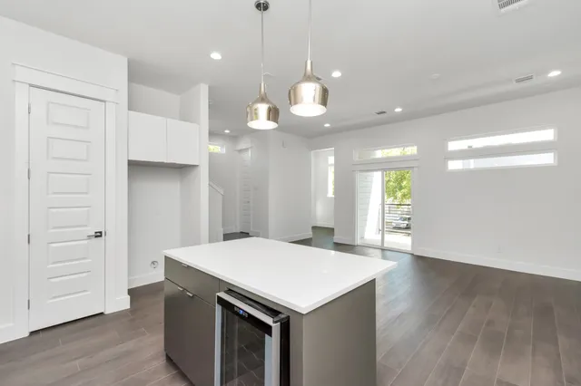 $2,600 | 4721 Independence Heights Lane, Houston, TX 77018