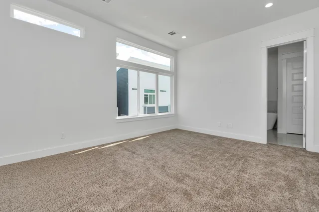 $2,600 | 4721 Independence Heights Lane, Houston, TX 77018