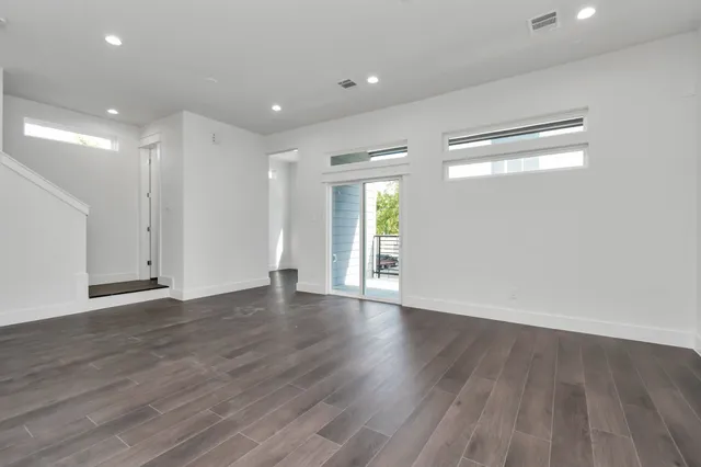 $2,600 | 4721 Independence Heights Lane, Houston, TX 77018