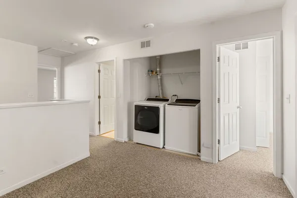 $2,400 | 712 Morris Court, Lakemoor, IL 60051