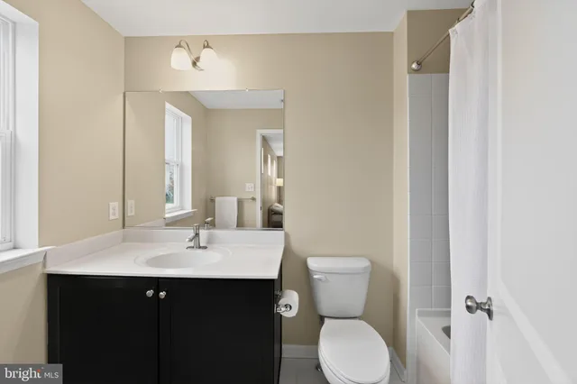 $835,000 | 8 Clayton Lane, Downingtown, PA 19335