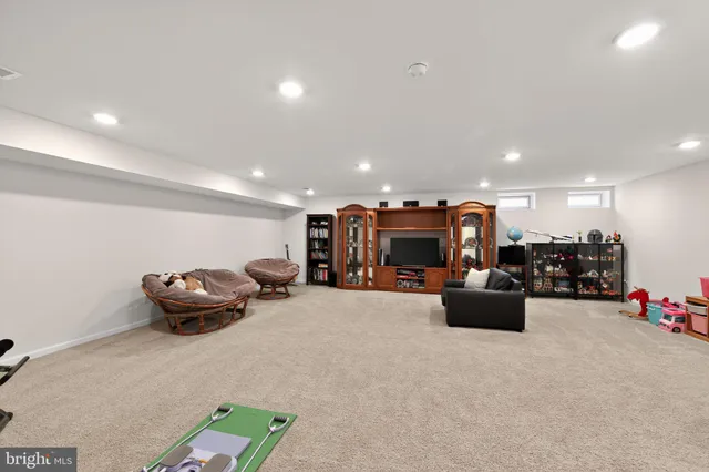 $835,000 | 8 Clayton Lane, Downingtown, PA 19335