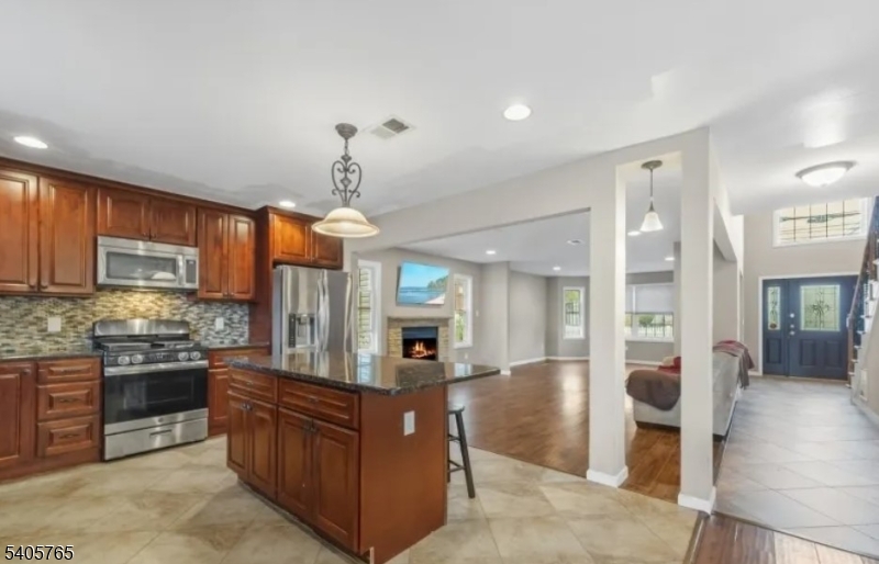 431 Raritan Road Linden, NJ 07036 - Photo 11 of 39