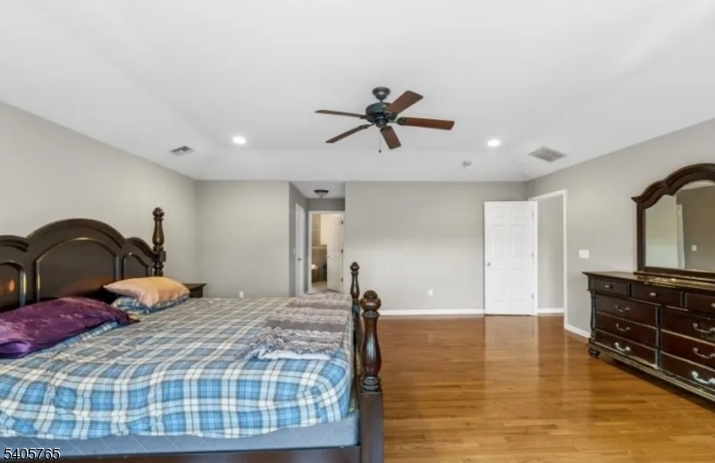 431 Raritan Road Linden, NJ 07036 - Photo 23 of 39