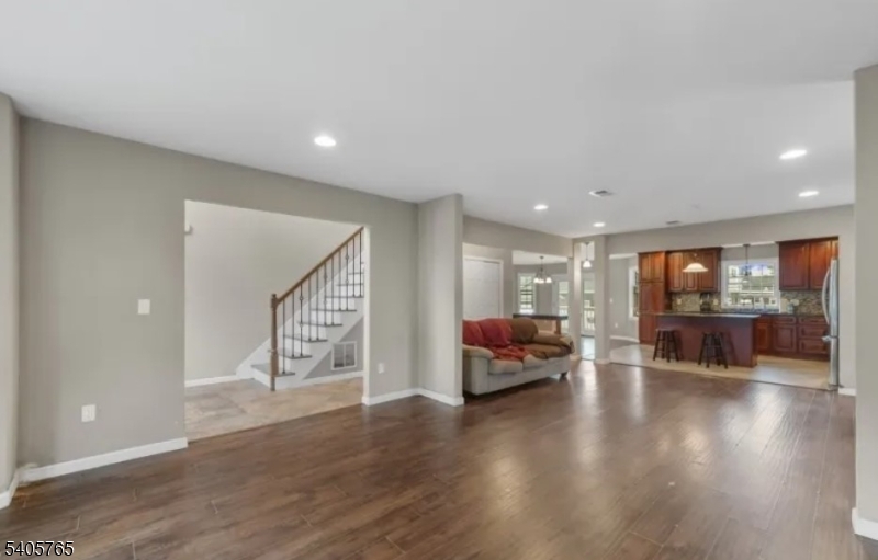 431 Raritan Road Linden, NJ 07036 - Photo 5 of 39