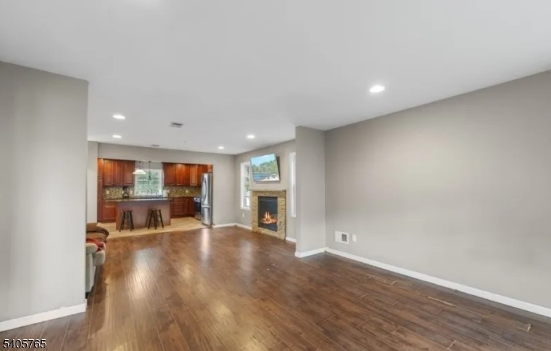 431 Raritan Road Linden, NJ 07036 - Photo 6 of 39