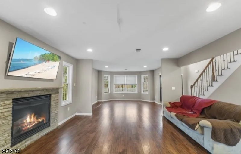 431 Raritan Road Linden, NJ 07036 - Photo 8 of 39