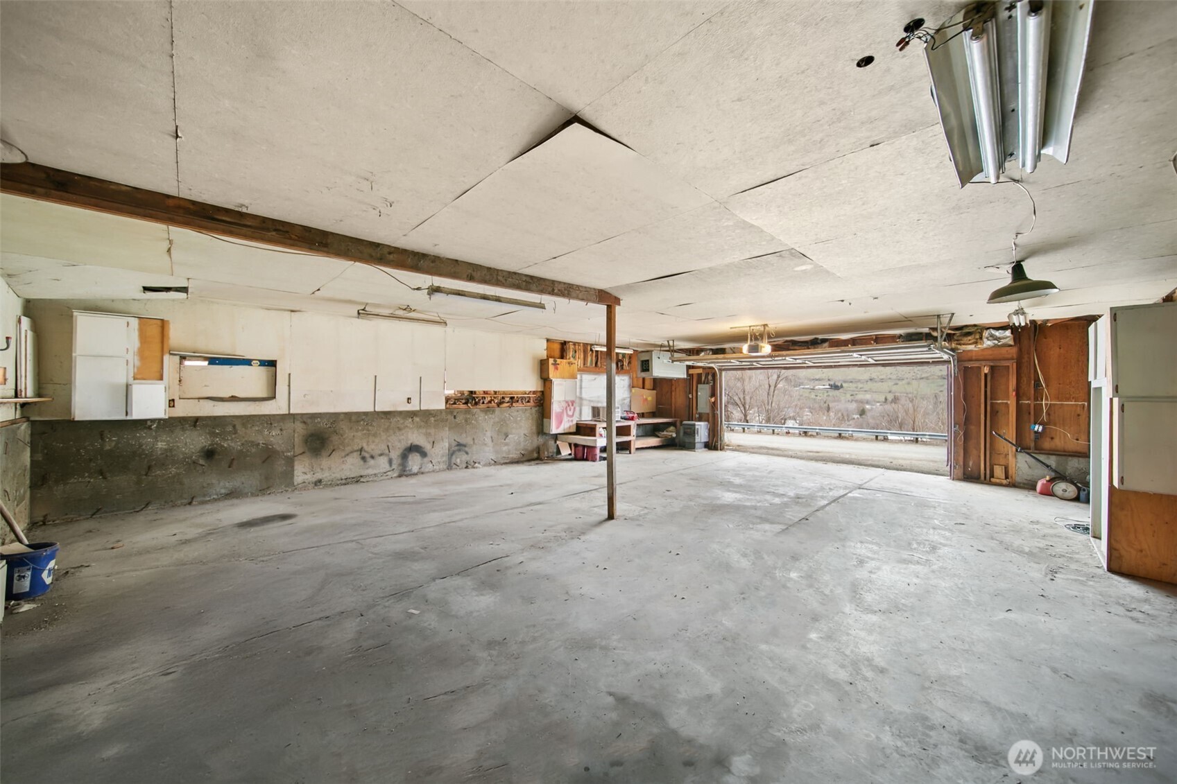 4693 Valley Street Monitor, WA 98836 - Photo 27 of 40 a view of garage