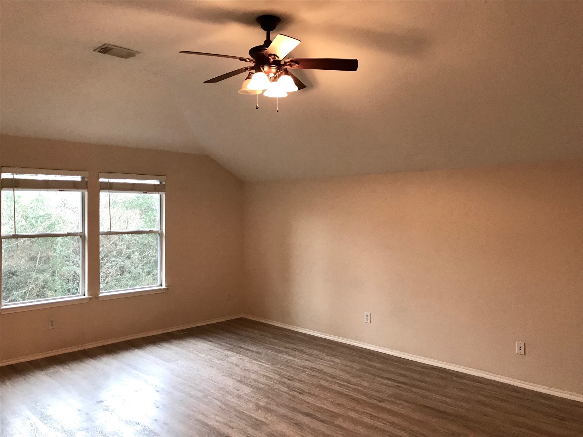 115 South Vesper Bend Circle Spring, TX 77382 - Photo 9 of 12 Gallery Image 9