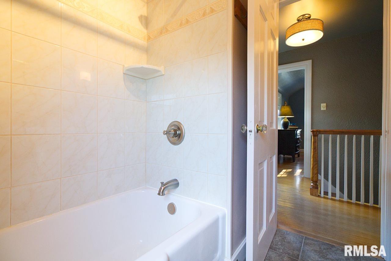 1522 West Circle Road Peoria, IL 61604 - Photo 27 of 36 Gallery Image 27