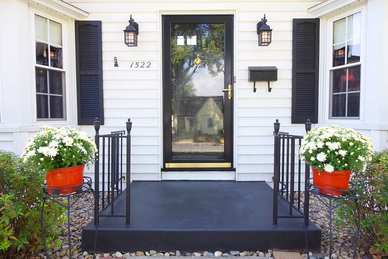1522 West Circle Road Peoria, IL 61604 - Photo 3 of 36 Gallery Image 3