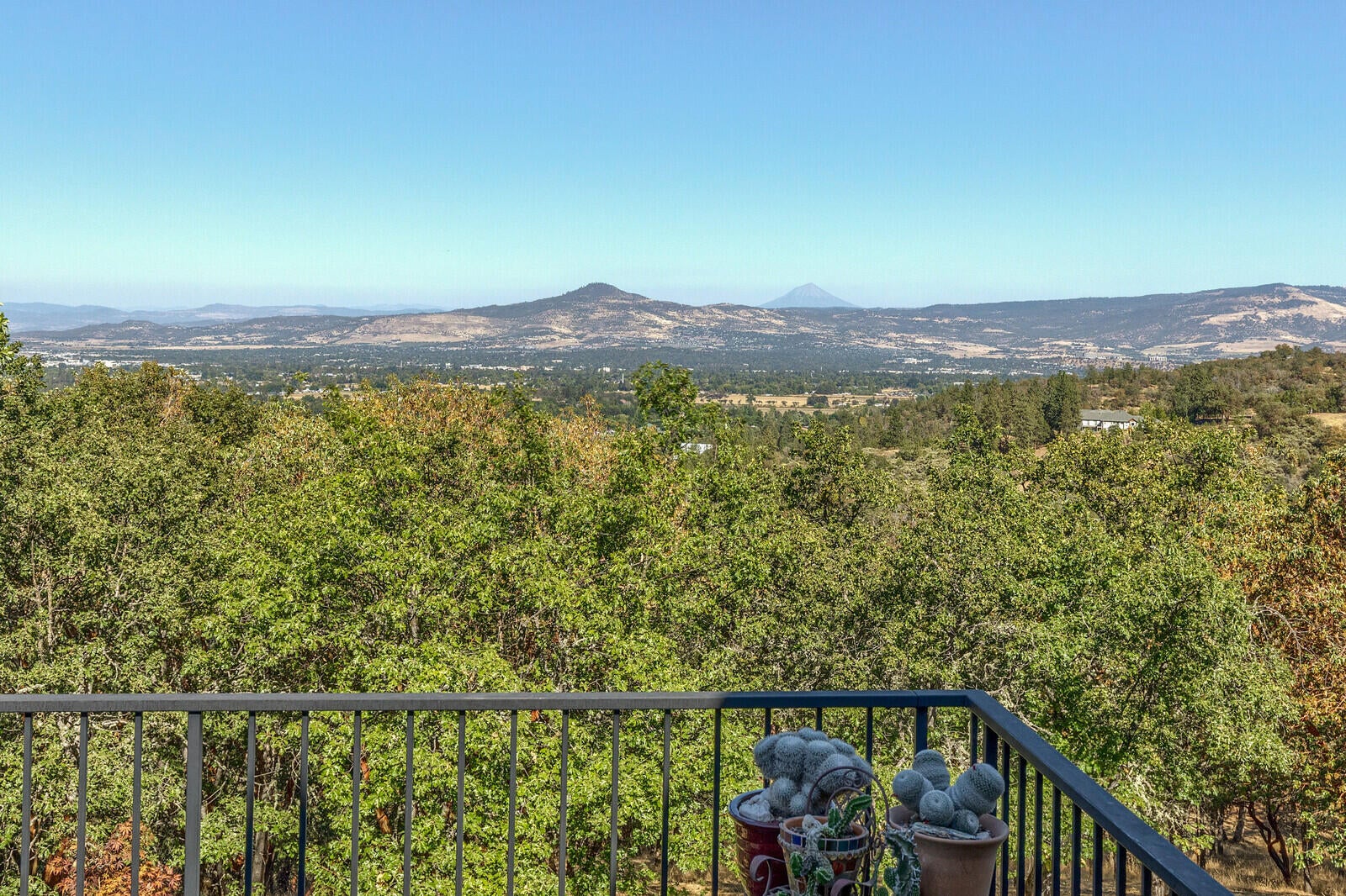 2089 Knowles Road Medford, OR 97501 - Photo 17 of 62 13_KnR_13_mls
