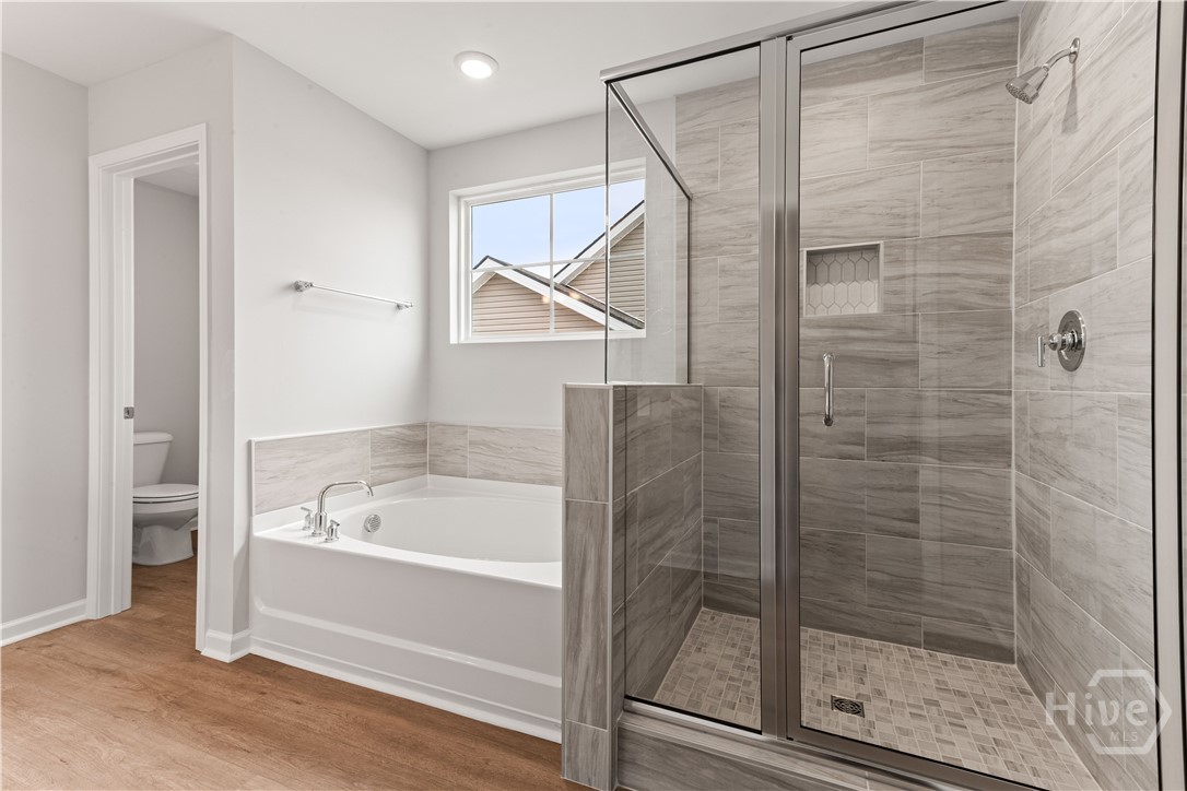 144 Como Drive Pooler, GA 31322 - Photo 17 of 25 Separate Tiled Garden tub and Shower