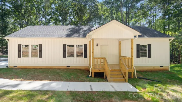 $400,000 | 2820 Rock Chimney Circle, Lancaster, SC 29720