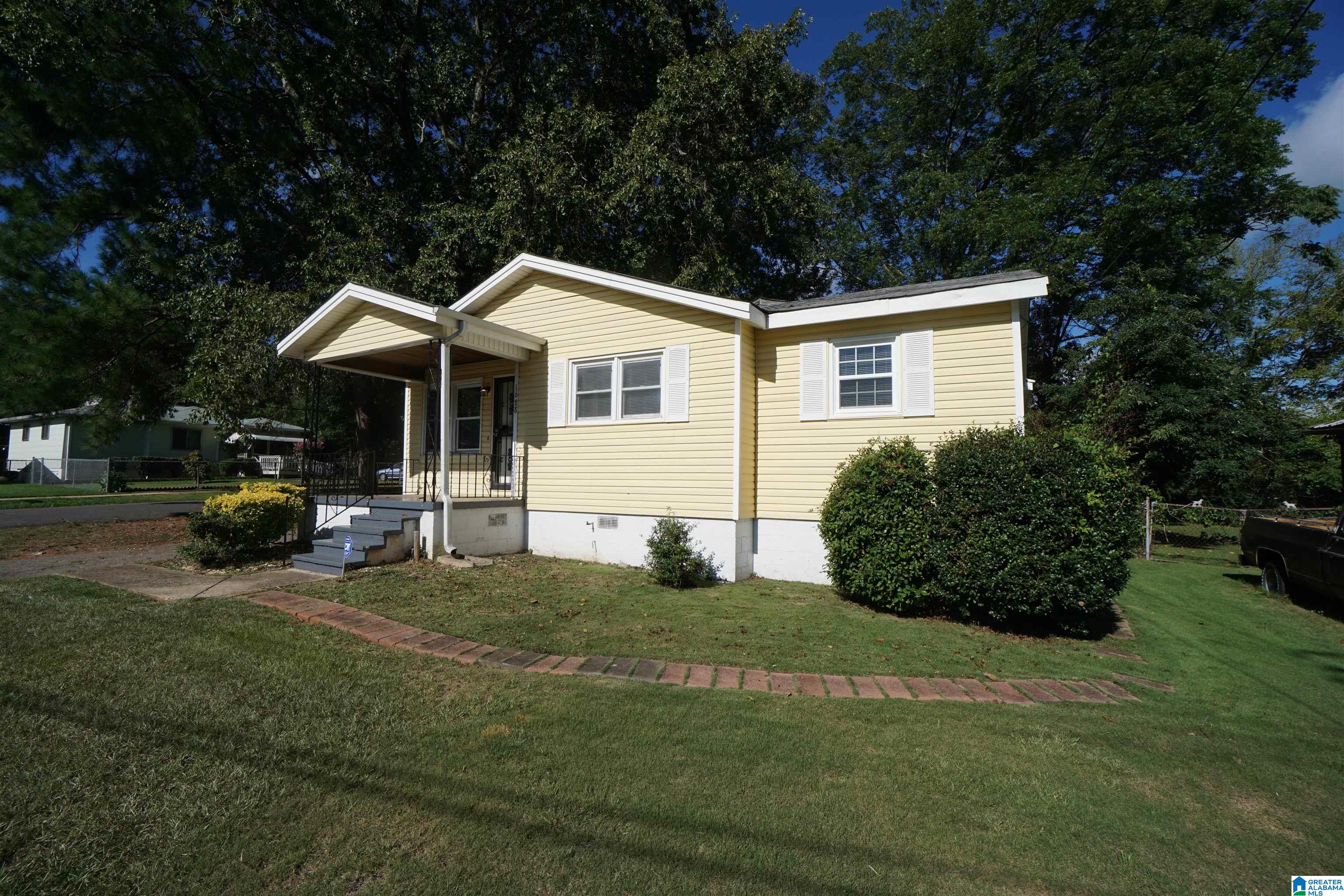 1688 18th Way Southwest Birmingham, AL 35211 - Photo 3 of 37