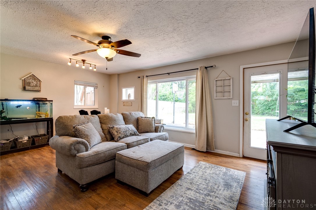 626 Brookfield Road Kettering, OH 45429 - Photo 5 of 29 Gallery Image 5
