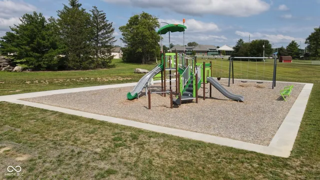 $339,900 | 1121 Phillips Drive, Greenfield, IN 46140