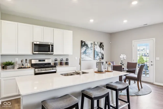 $339,900 | 1121 Phillips Drive, Greenfield, IN 46140