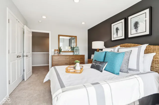 $339,900 | 1121 Phillips Drive, Greenfield, IN 46140