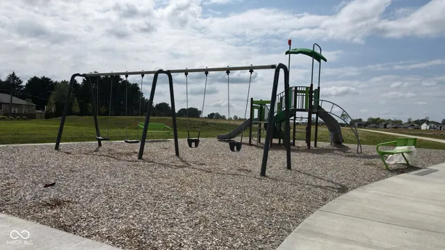 $339,900 | 1121 Phillips Drive, Greenfield, IN 46140