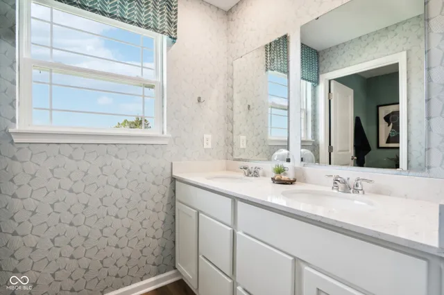 $339,900 | 1121 Phillips Drive, Greenfield, IN 46140