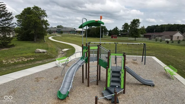 $339,900 | 1121 Phillips Drive, Greenfield, IN 46140