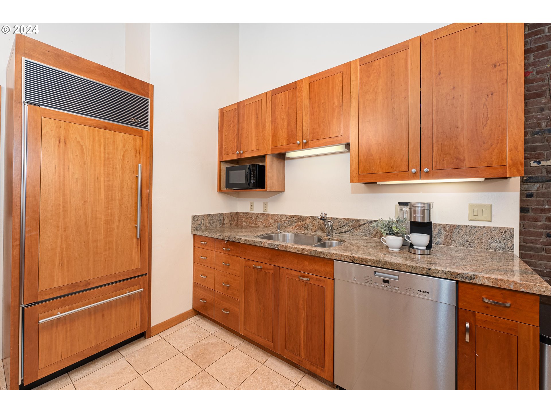 5930 Southwest Ralston Drive Portland, OR 97239 - Photo 12 of 38 Kitchen