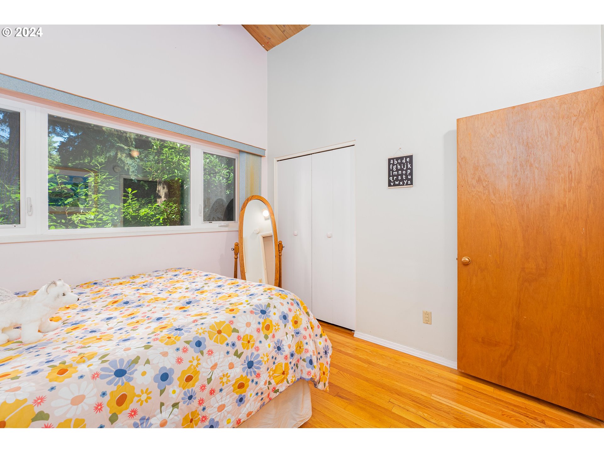 5930 Southwest Ralston Drive Portland, OR 97239 - Photo 23 of 38 Bedroom