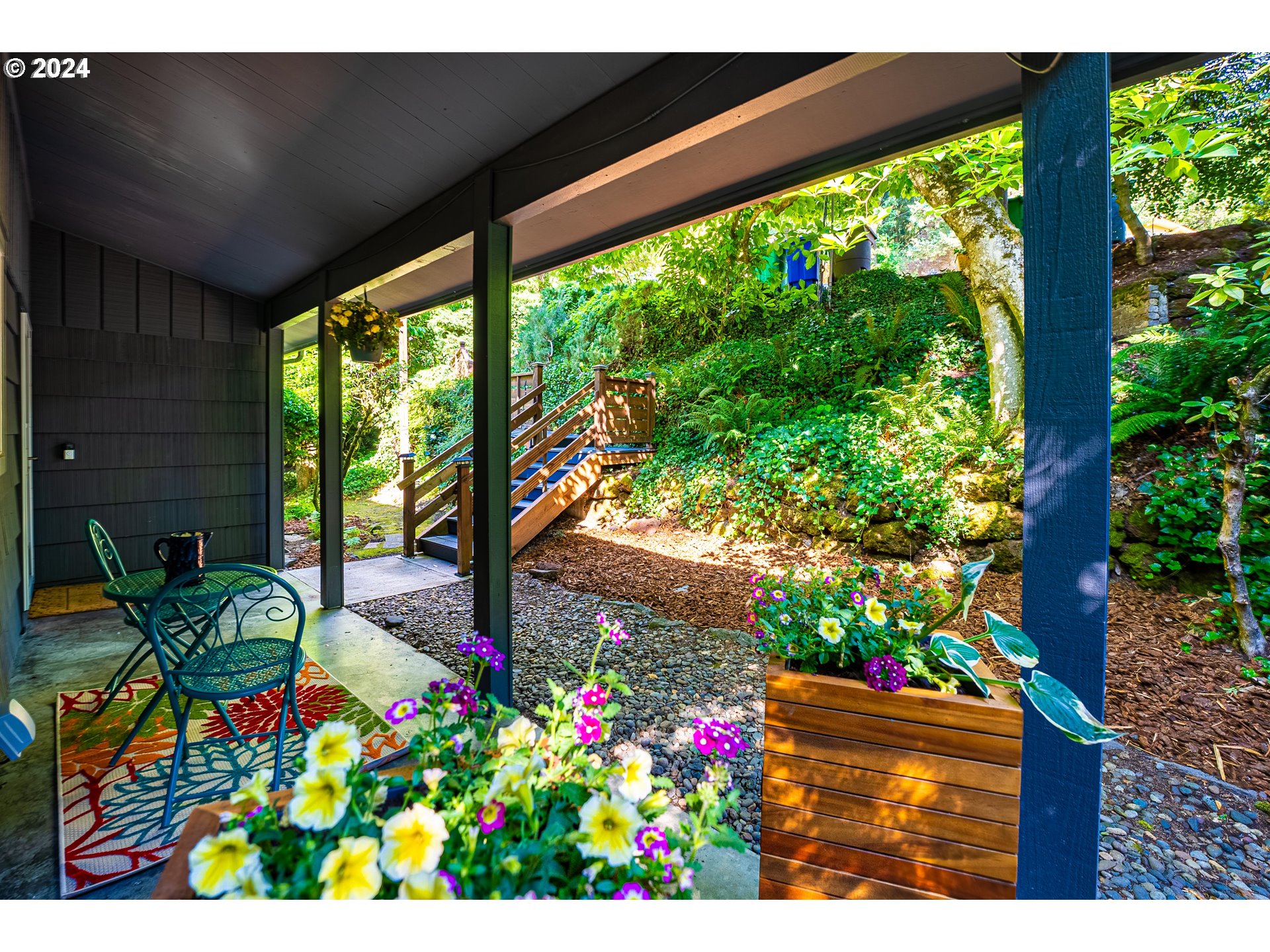 5930 Southwest Ralston Drive Portland, OR 97239 - Photo 3 of 38 Porch