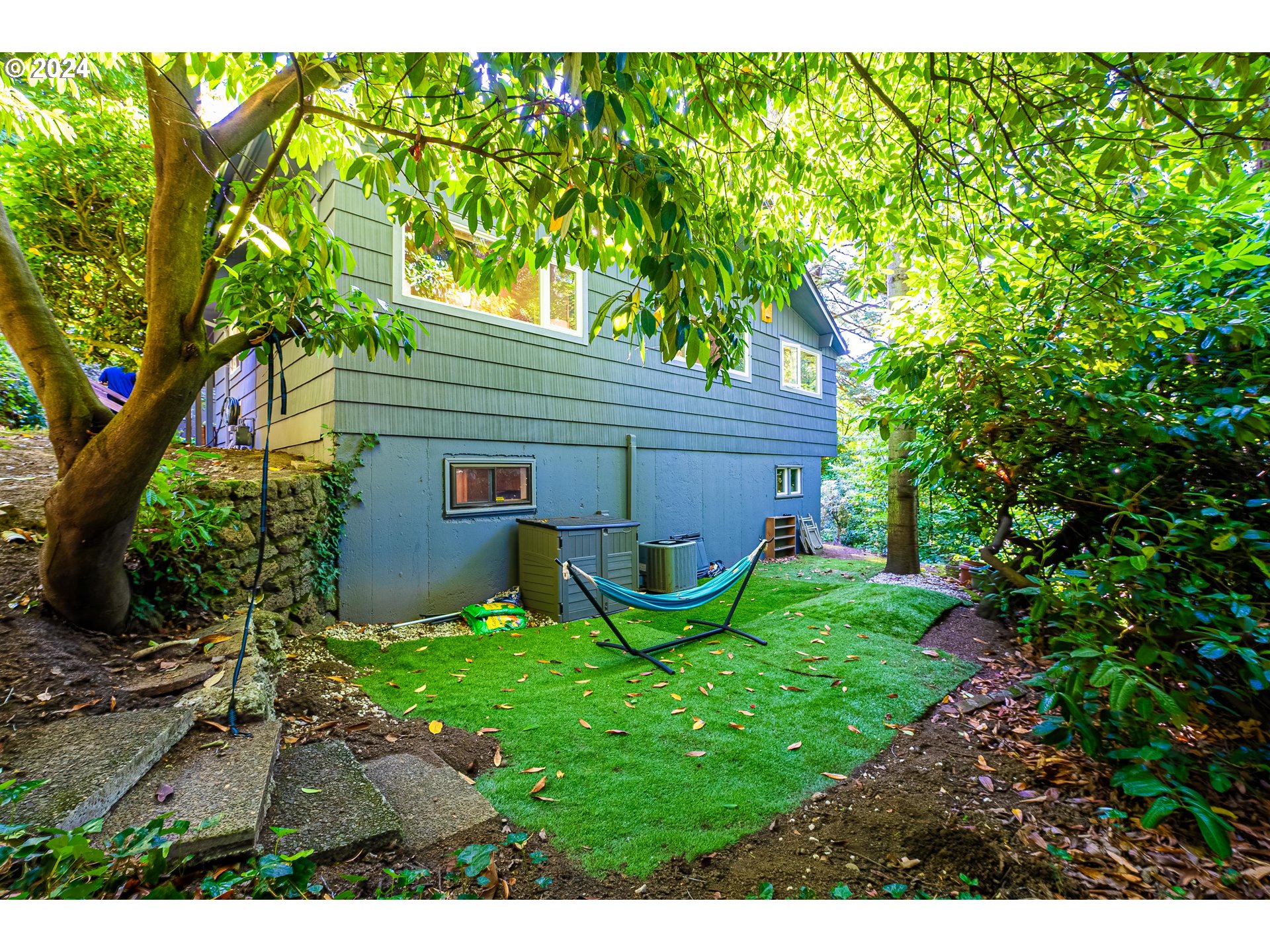 5930 Southwest Ralston Drive Portland, OR 97239 - Photo 32 of 38 Yard