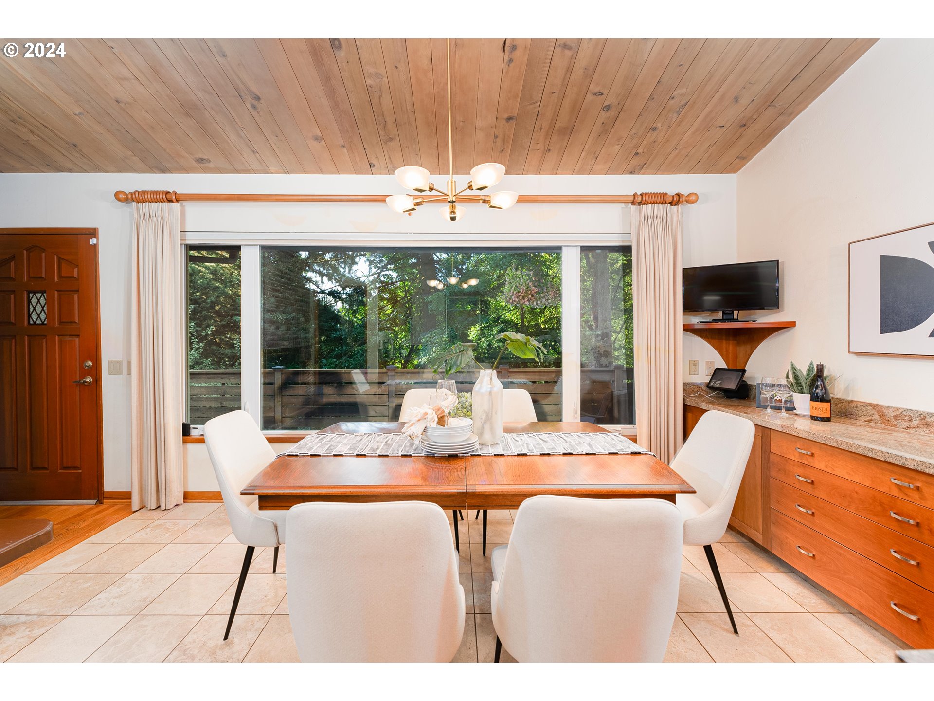 5930 Southwest Ralston Drive Portland, OR 97239 - Photo 9 of 38 Dining Room